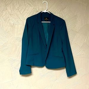Dark teal Worthington blazer with built in shoulder pads size large.